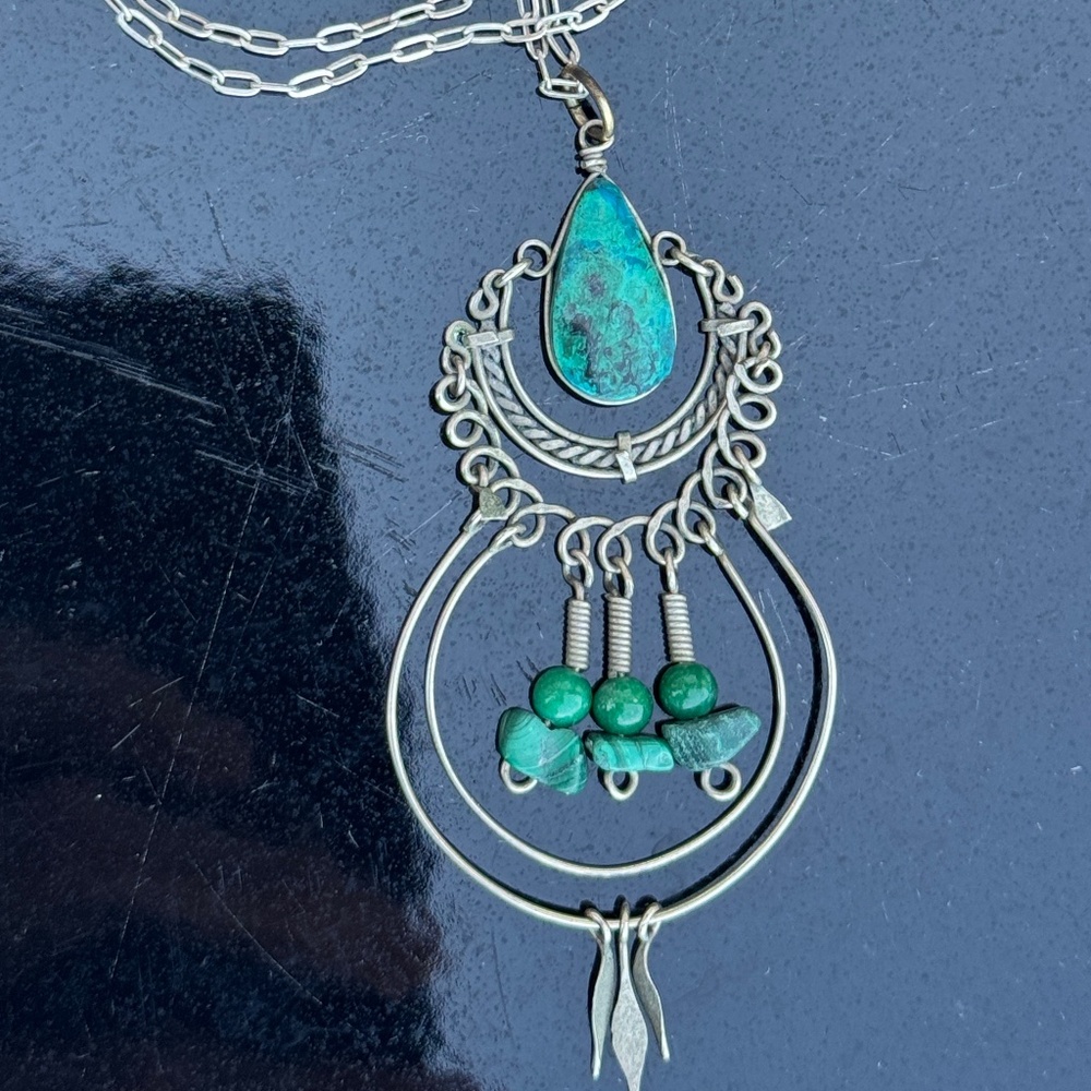 Delicate 𝅺Turquoise & Silver Tone Chain Necklace - Picture 6 of 7